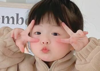 Cười xỉu với 7749+ avatar em bé vô tri siêu cute, siêu “mặn”
