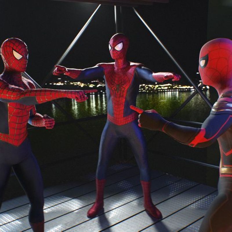 Meme 3 spiderman chỉ tay vào nhau