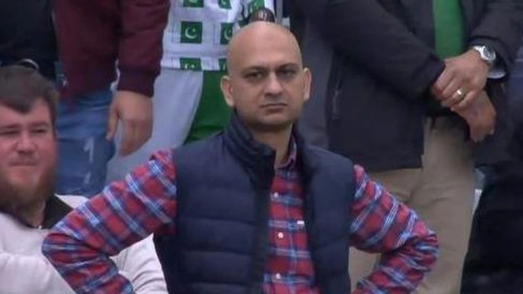 Trọn bộ 100+ meme nổi tiếng hài hước khiến giới trẻ phát sốt 16 Meme “ông chú chống nạnh”