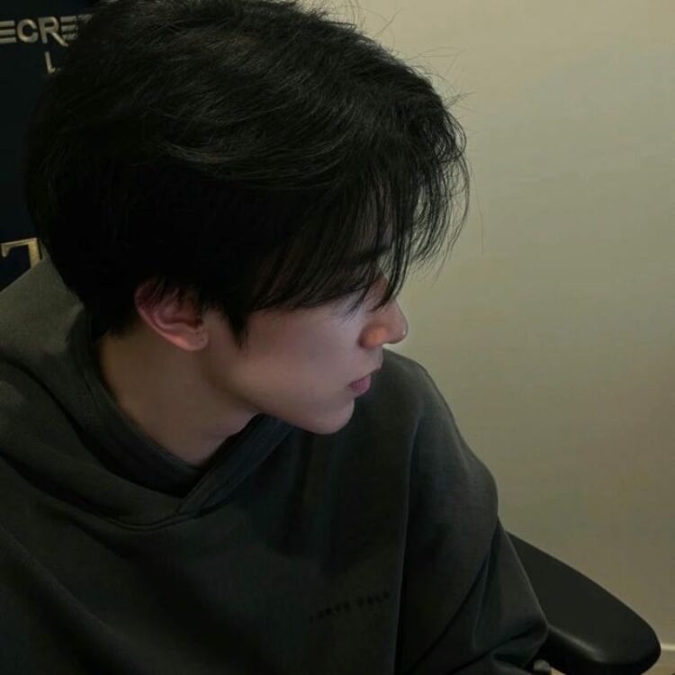 99+ mẫu Avatar che mặt nam ngầu, bí ẩn và cuốn hút nhất 1 avatar che mặt nam