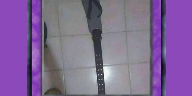 69+ Lá bài meme hài hước, ấn tượng, hot nhất mạng xã hội 1 Lá bài meme dép lào siêu hài