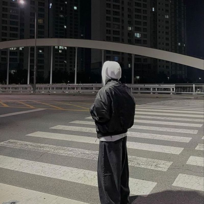 88+ Mẫu ảnh chụp sau lưng nam đẹp, ngầu, chuẩn boy phố 18 ảnh chụp sau lưng nam trên đường phố