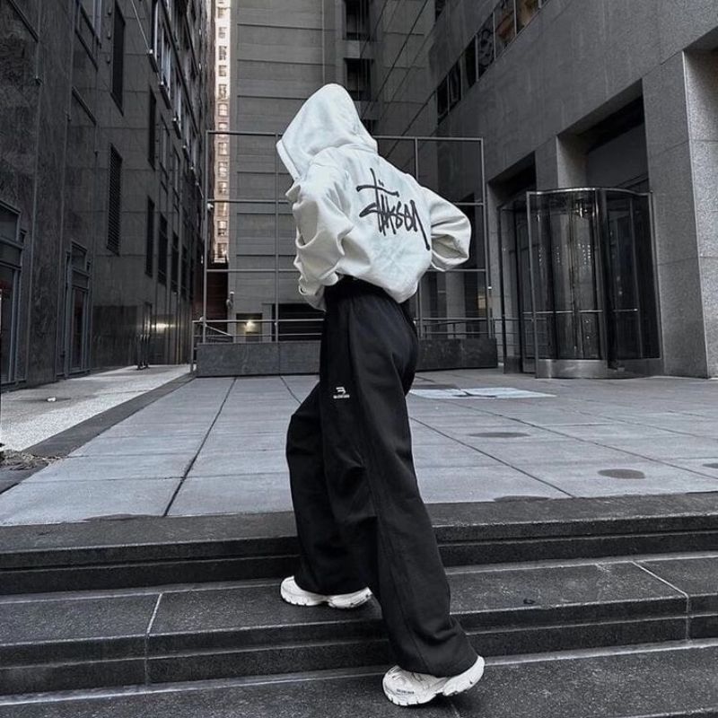 88+ Mẫu ảnh chụp sau lưng nam đẹp, ngầu, chuẩn boy phố 16 ảnh chụp sau lưng nam đang bước lên cầu thang