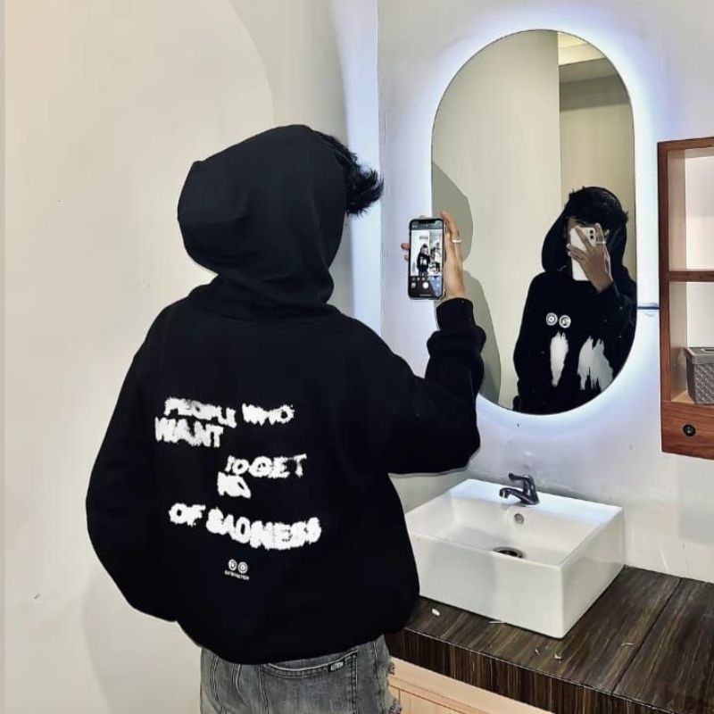 88+ Mẫu ảnh chụp sau lưng nam đẹp, ngầu, chuẩn boy phố 4 hình chụp sau lưng nam cầm điện thoại soi gương