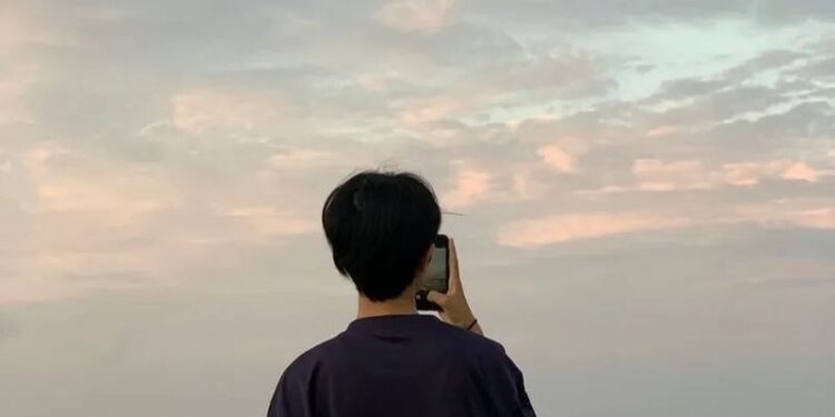 88+ Mẫu ảnh chụp sau lưng nam đẹp, ngầu, chuẩn boy phố 1 ảnh chụp sau lưng nam