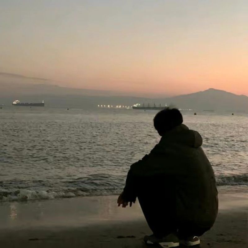 88+ Mẫu ảnh chụp sau lưng nam đẹp, ngầu, chuẩn boy phố 13 hình sau lưng nam lúc đi biển