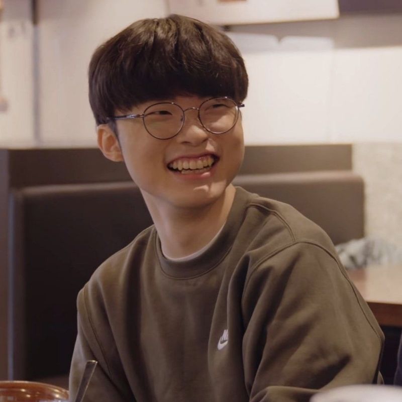 99+ ảnh Faker meme GOAT LMHT hài hước khiến fan cười xỉu 18 meme faker cười tươi