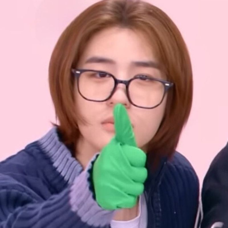 100+ Meme like hài hước, bựa, dễ thương hot trend nhất 23 Meme người nổi tiếng Hàn Quốc giơ tay like