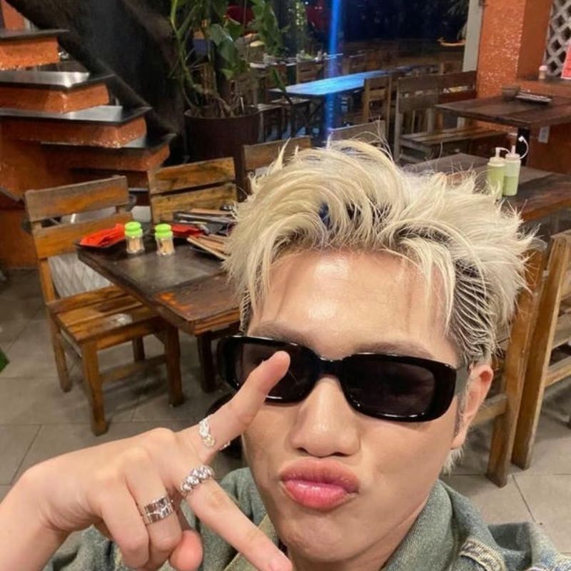 99+ Ảnh Captain Boy ngầu và đáng yêu dành riêng cho fan nữ 7 Ảnh Captain Boy selfie chu mỏ đáng yêu