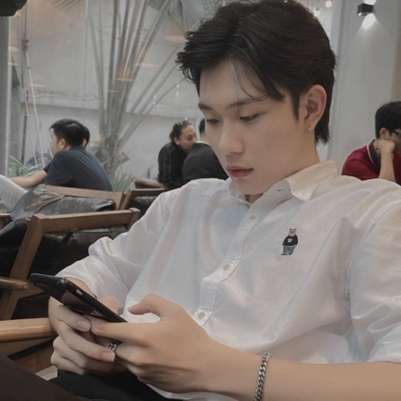 Bộ sưu tập 100+ ảnh Dương Domic đẹp trai, cool ngầu nhất 13 Hình Dương Domic bấm điện thoại đáng yêu