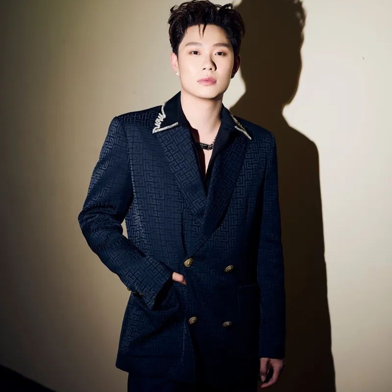 Bộ sưu tập 100+ ảnh Dương Domic đẹp trai, cool ngầu nhất 3 Hình Dương Domic mặc vest bảnh bao