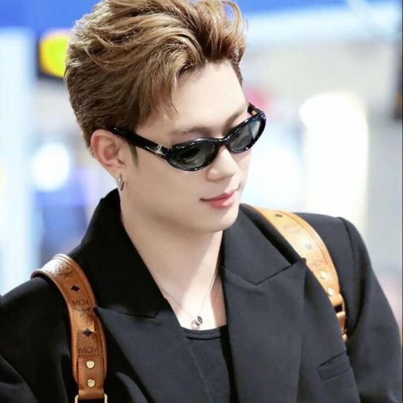 Bộ sưu tập 100+ ảnh Dương Domic đẹp trai, cool ngầu nhất 6 Hình Dương Domic ở sân bay siêu ngầu