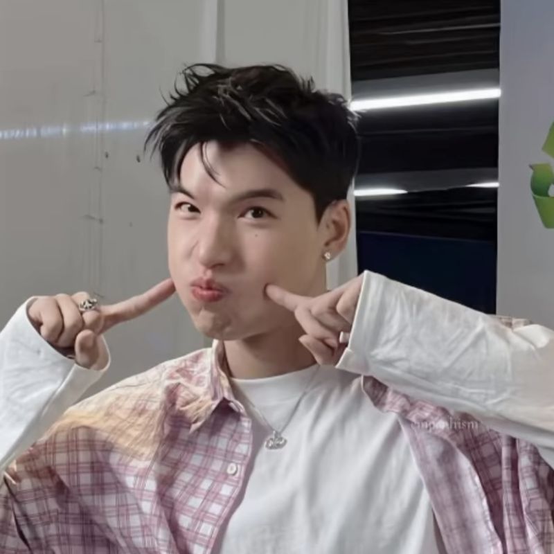 99+ Ảnh Hiếu Thứ Hai điển trai, ngầu cuốn hút 16 ảnh hiếu thứ hai làm nũng dễ thương