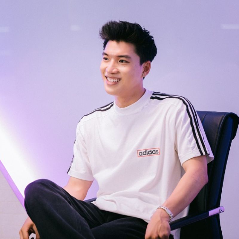 99+ Ảnh Hiếu Thứ Hai điển trai, ngầu cuốn hút 5 hiếu thứ hai đơn giản trong khi diện thun trắng