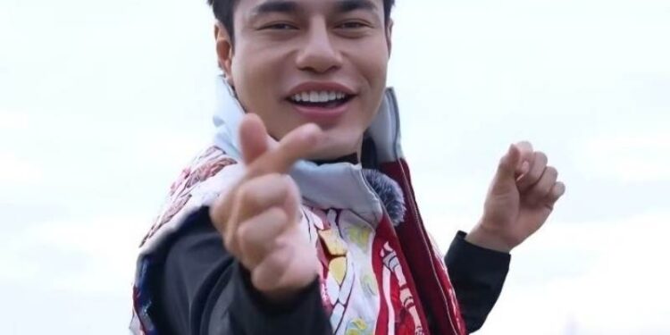 Ảnh Lê Dương Bảo Lâm: Hình ảnh hài hước từ “thánh livestream”