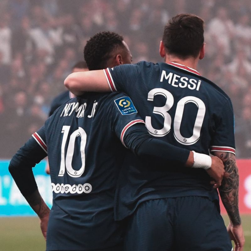 BST 99+ ảnh Messi chất lượng cao, full HD cho fan hâm mộ 14 Hình Messi và Neymar khoác vai nhau