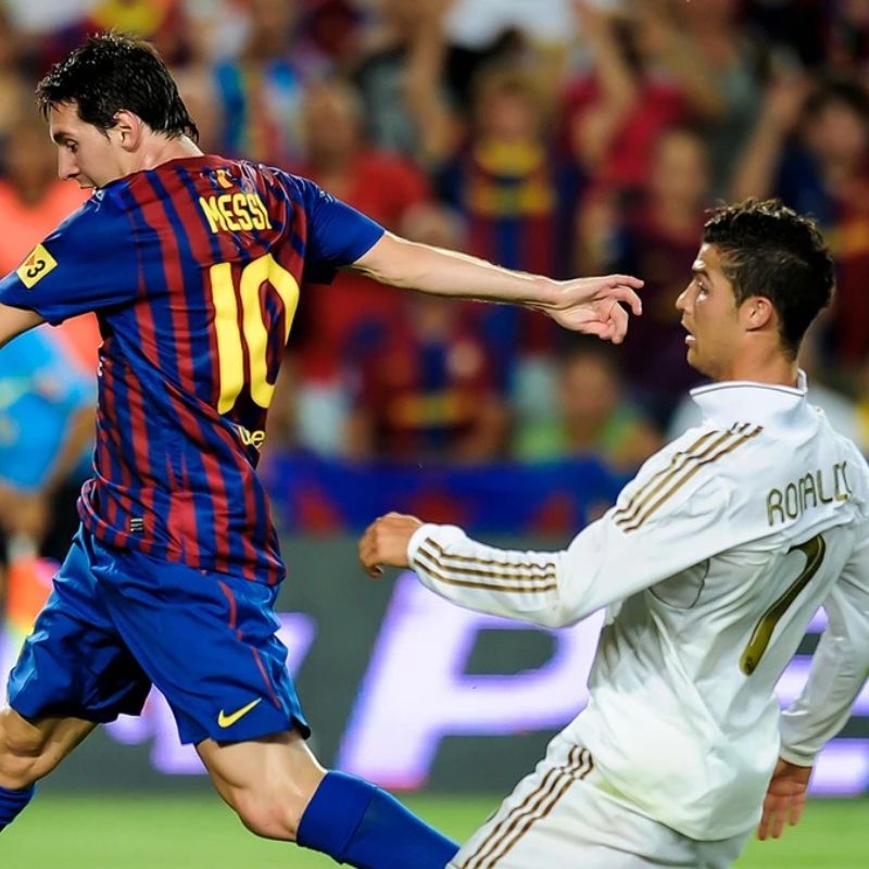 BST 99+ ảnh Messi chất lượng cao, full HD cho fan hâm mộ 20 Ảnh Messi quỳ xuống Ronaldo