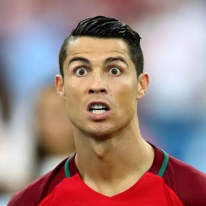 Bộ sưu tập ảnh Ronaldo ngầu, 4k cực nét và hài hước nhất 17 Hình Ronaldo biểu cảm ngạc nhiên hài hước