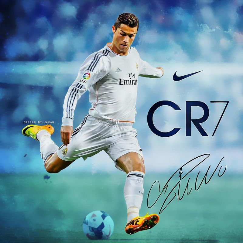 Bộ sưu tập ảnh Ronaldo ngầu, 4k cực nét và hài hước nhất 4 Ảnh Ronaldo đá bóng hết mình trên sân cỏ