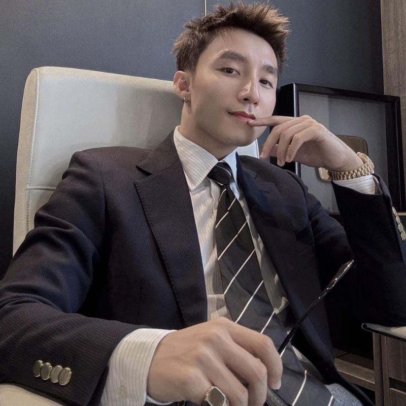 +99 ảnh Sơn Tùng M-TP mới nhất, thần thái đỉnh cao cực cuốn 41 Avatar Sơn Tùng MTP tổng tài cực ngầu