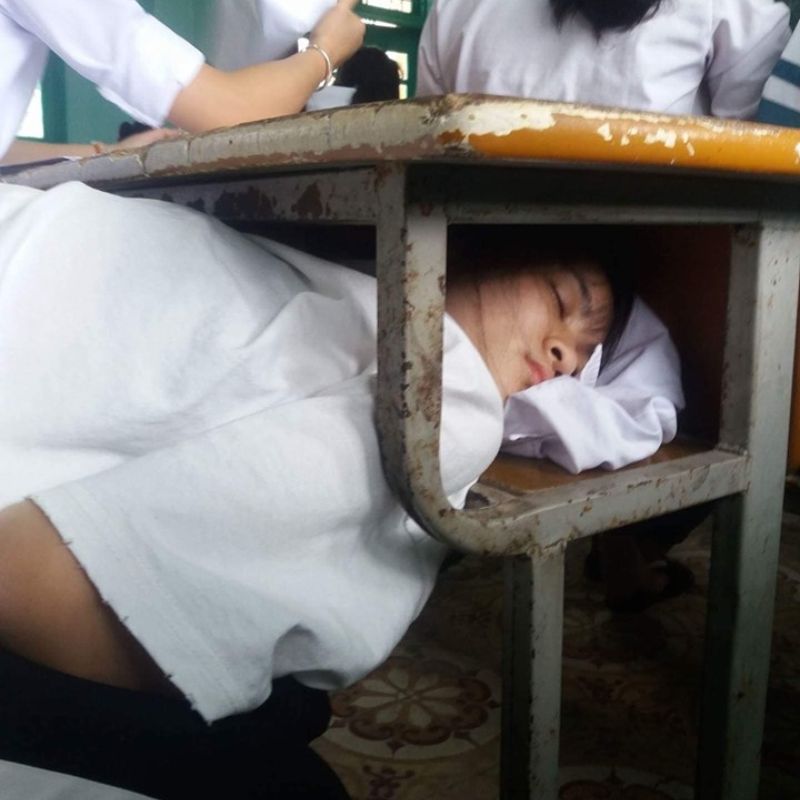 "Đừng ngủ khi lũ bạn còn thức"