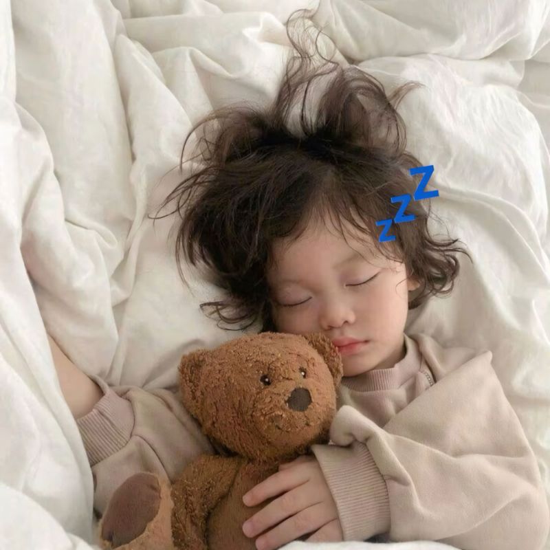 Em bé đang ngủ meme siêu cute