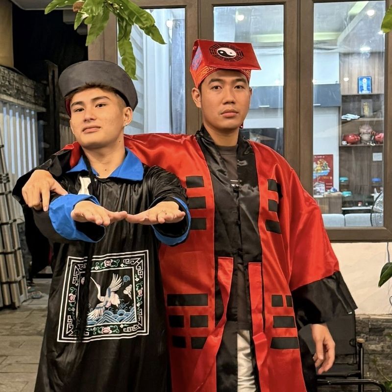 69+ Meme Chú Ba Duy kể chuyện sấm sét viral khắp mạng xã hội 13 chú ba duy mặc áo thầy bùa màu đỏ