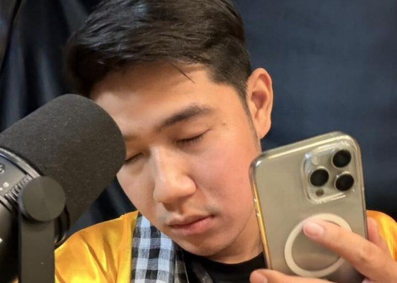 69+ Meme Chú Ba Duy kể chuyện sấm sét viral khắp mạng xã hội 8 meme chú ba duy nghe điện thoại